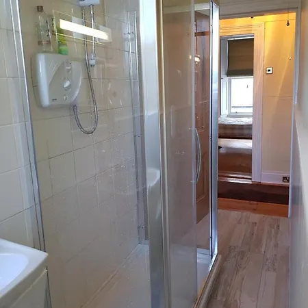 Double Victorian Townhouse - Town Centre - Homestay Shared Accom * Carrick-on-Shannon