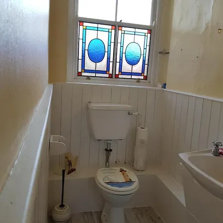 Double Victorian Townhouse - Town Centre - Homestay Shared Accom Homestay