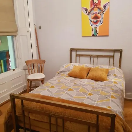 Double Victorian Townhouse - Town Centre - Homestay Shared Accom Pansiyon *
