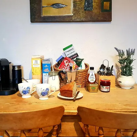 Double Victorian Townhouse - Town Centre - Homestay Shared Accom Homestay