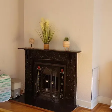 Homestay Double Victorian Townhouse - Town Centre - Homestay Shared Accom *